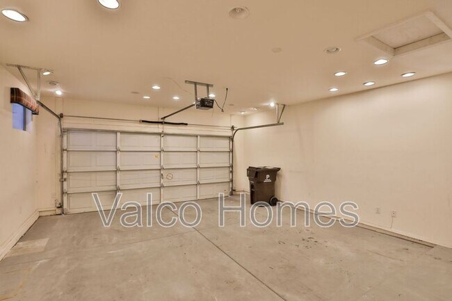 Building Photo - 20695 N 94th Dr
