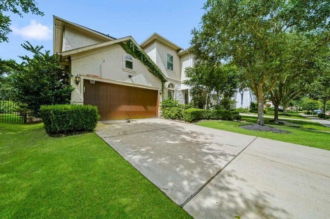 Building Photo - 11 Marino Dr