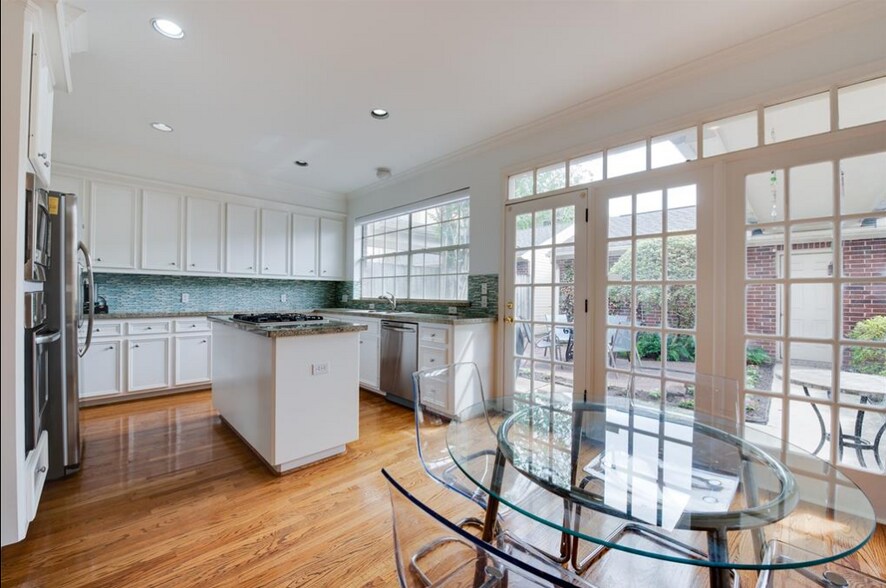 Building Photo - 2307 Huldy St