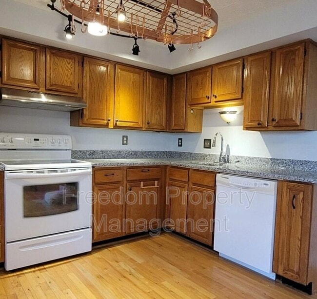 Building Photo - 7974 Tyson Oaks Cir