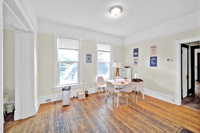 Building Photo - 2142 Maple Ave