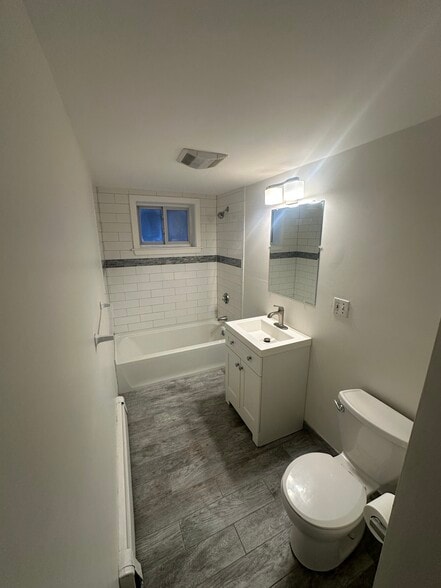 Building Photo - 63 Selkirk Rd