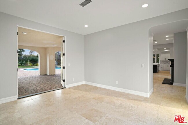 Building Photo - 5309 Louise Ave