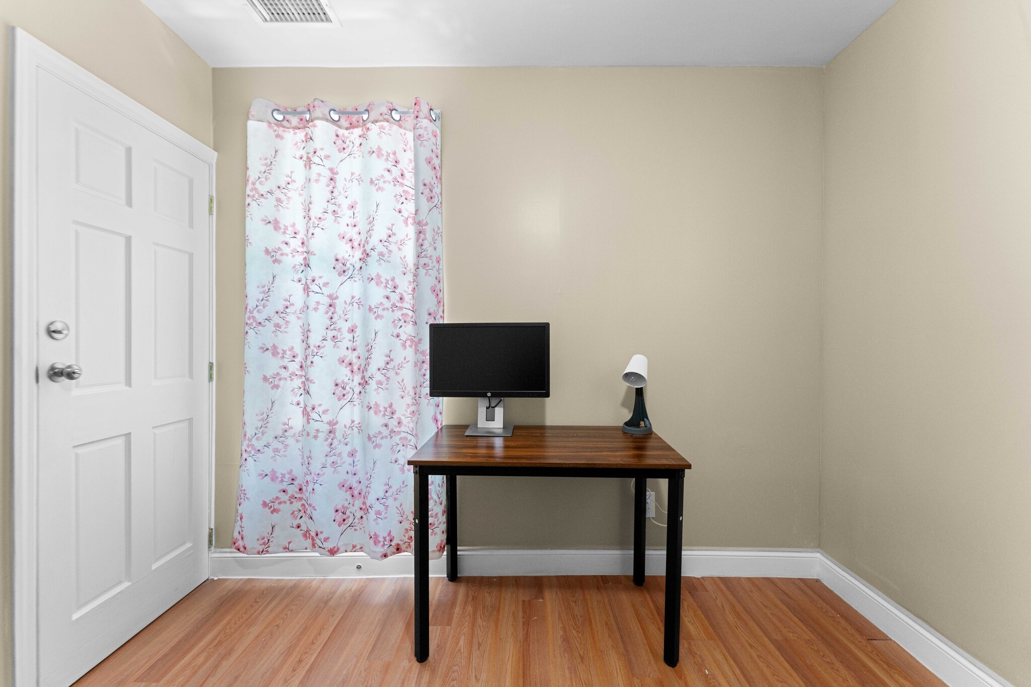 Bedroom 3 - laundry and desk - 172 Wilkinson Ave