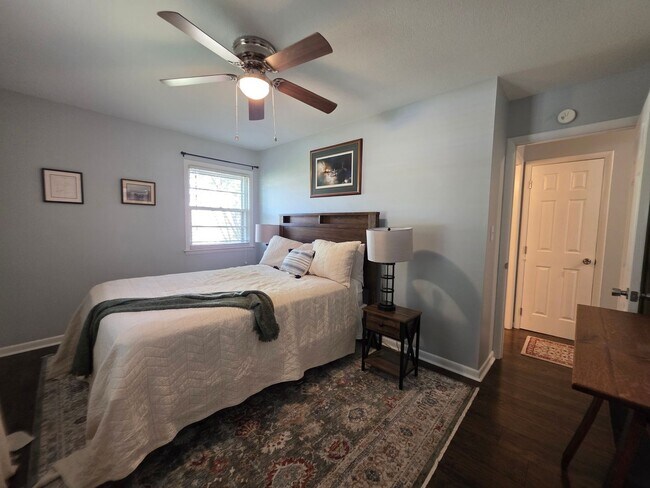 Building Photo - Sherwood Forest Gem | Spacious 3BR Home with Fenced Yard & Flex Room