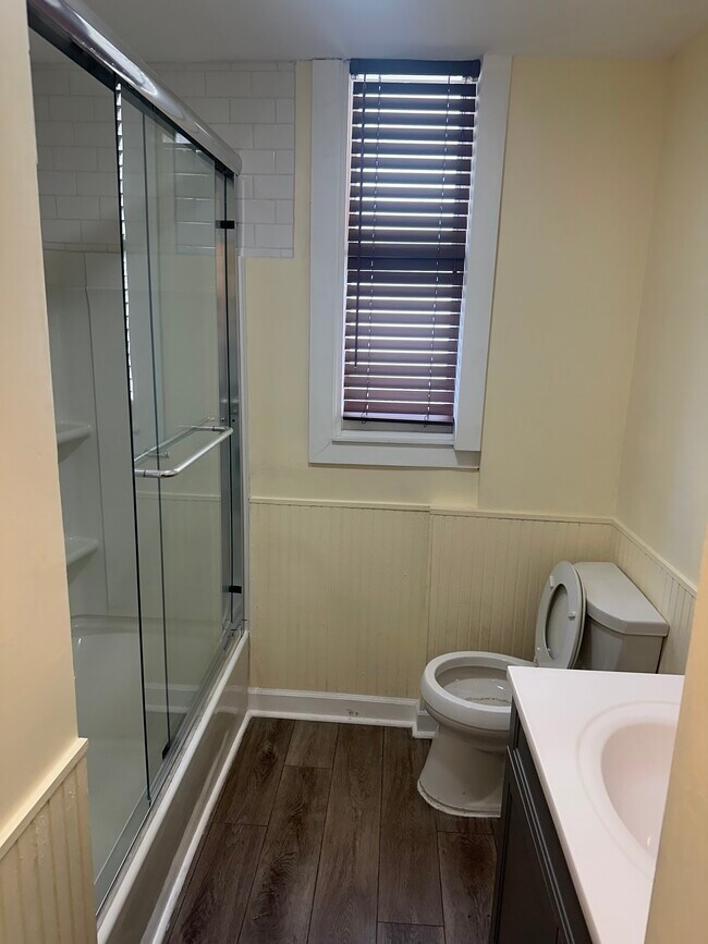 Building Photo - 534 S Pearl St