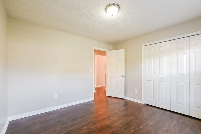 Building Photo - 1185 Newton Ct