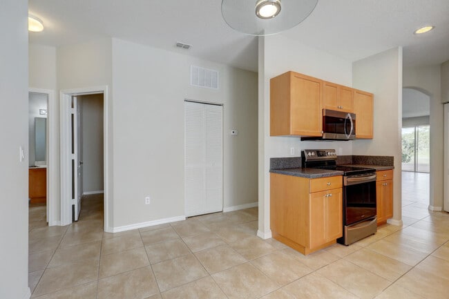 Building Photo - 9516 SW Flowermound Cir