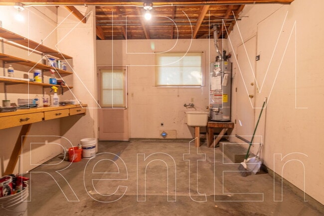 Building Photo - 107 Edan Ave