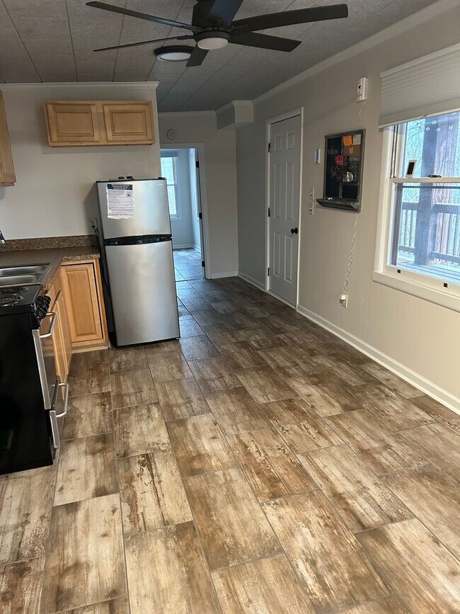 Building Photo - Montreat Rental-Lower Level Apartment! **Utilites included!