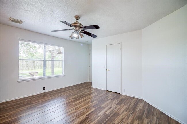 Building Photo - 21222 Somerset Park Ln