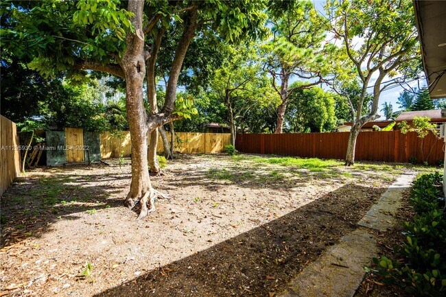 Building Photo - 1110 NW 6th Ave