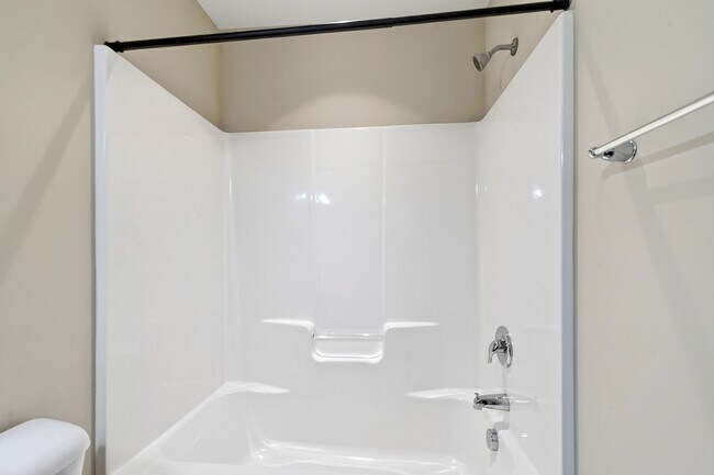 Building Photo - 4490 Middletown Dr