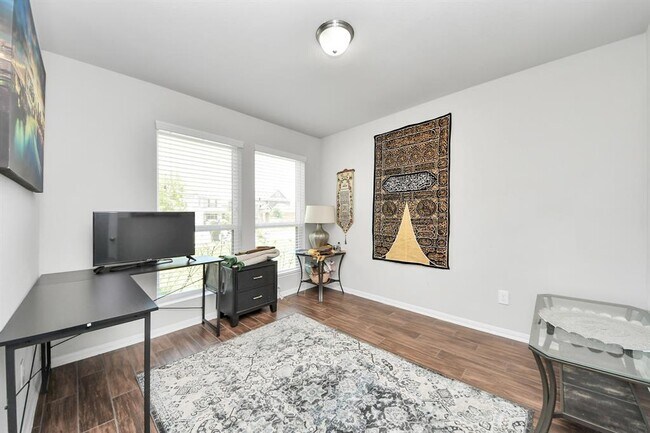 Building Photo - 2643 Ridgeback Dr