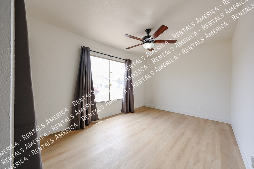 Building Photo - 10642 N 47th Dr