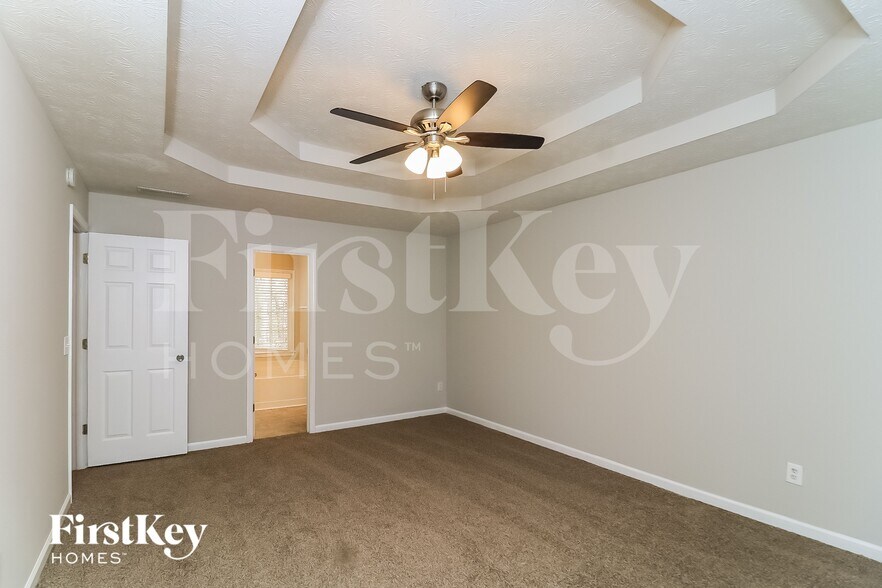 Building Photo - 7285 Wyngate Dr