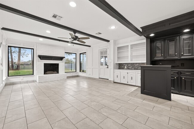 Building Photo - 707 Montclair Blvd