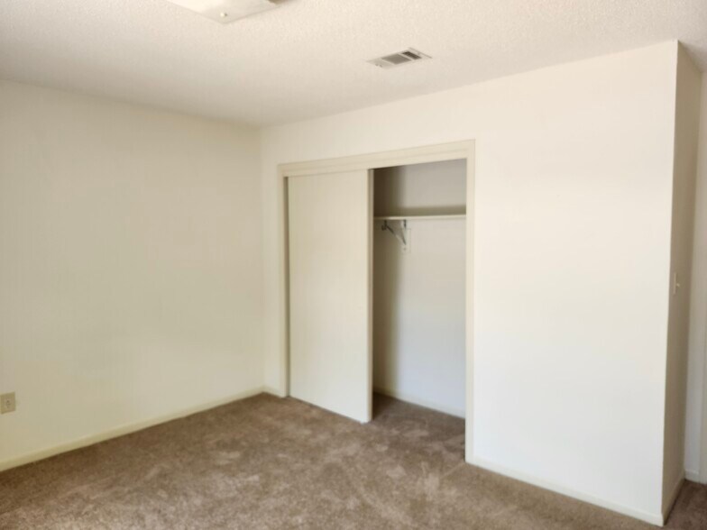 Building Photo - 25 6th St