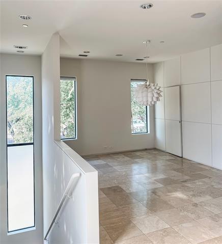 Building Photo - 4302 Deere St