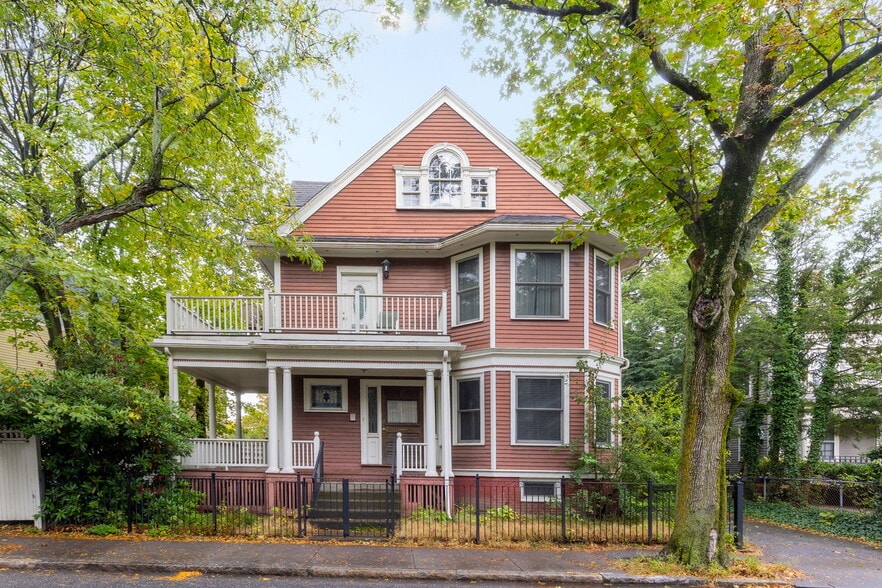 Building Photo - 88 Putnam Ave