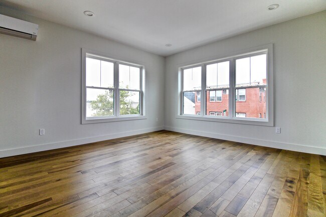 Living - 408 Atwells Ave