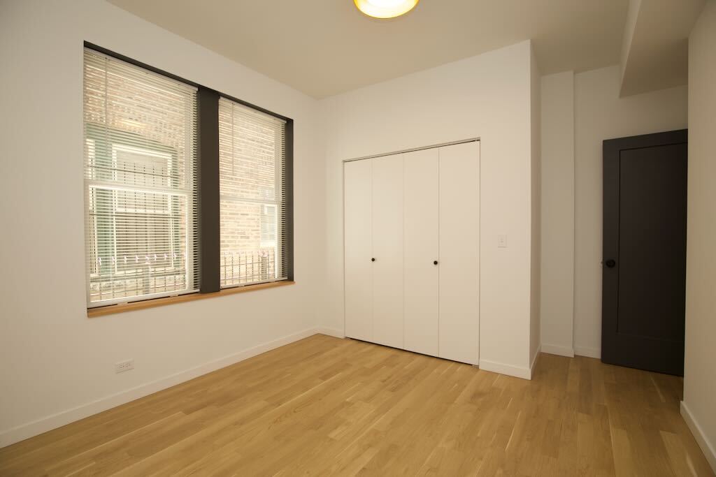 Building Photo - 908 N California Ave
