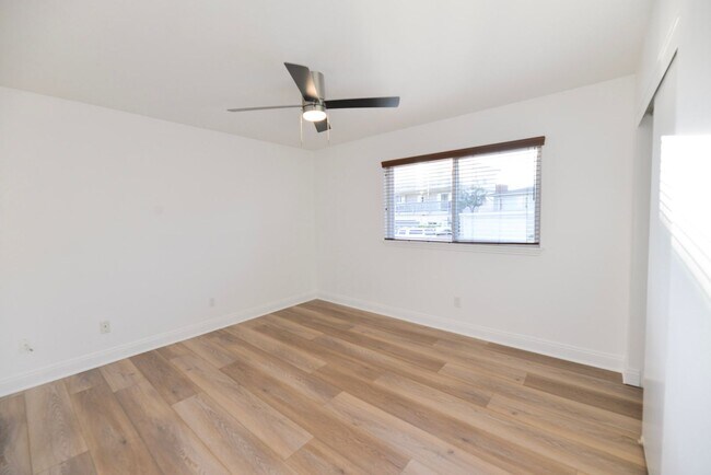 Building Photo - 251 Avenida Madrid