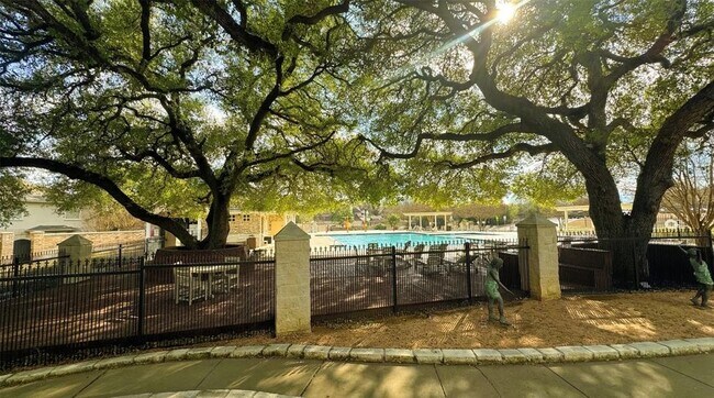 Building Photo - 3845 Harvey Penick Dr