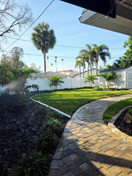 Building Photo - 3435 Overlook Dr NE