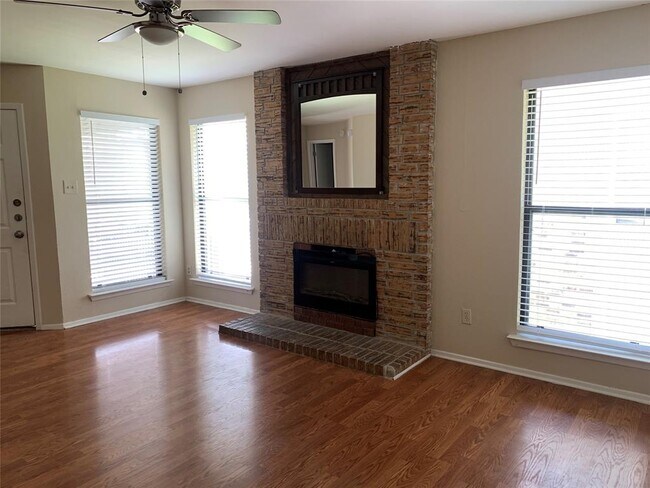 Building Photo - 10616 Mellow Meadow Dr