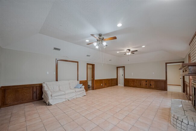 Building Photo - 4015 Black Locust Dr