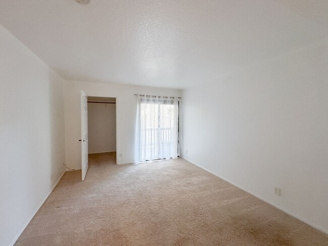 Building Photo - Charming 2bd 2ba condo in Playa Vista !