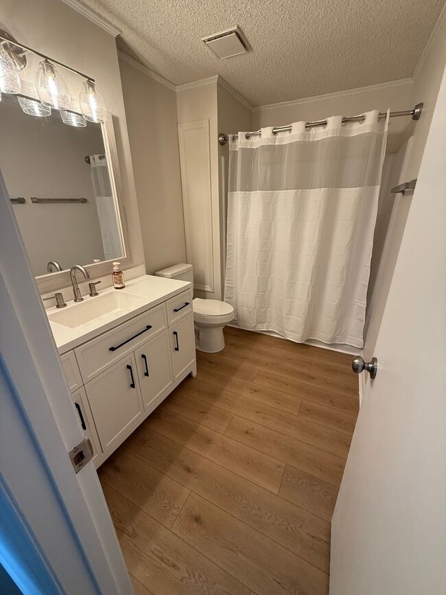 Building Photo - Long Term Rental - Smoke Rise Townhouse - ...