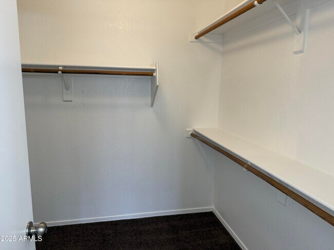 Building Photo - 1319 W Michelle Dr