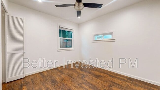 Building Photo - 531 Living Oak Ct