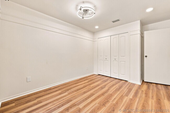 Building Photo - 10798 Cypress Bend Dr