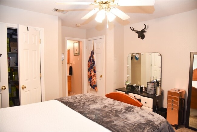 Building Photo - 3815 Oldenburg Ln