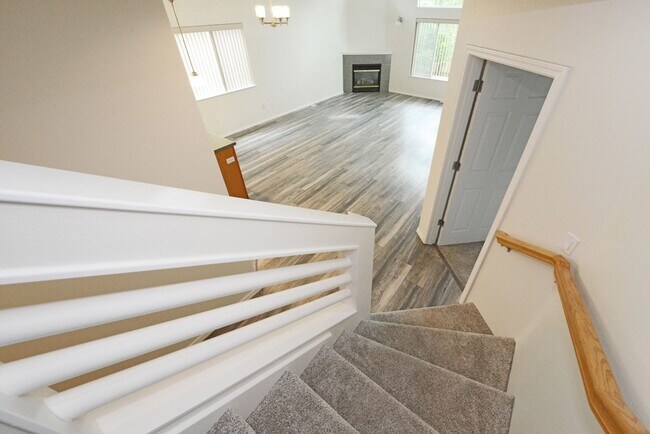 Building Photo - 264 Dailey Ave