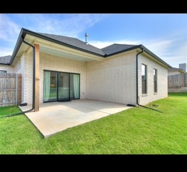 Building Photo - Gated Community - Beautiful, Spacious Home...