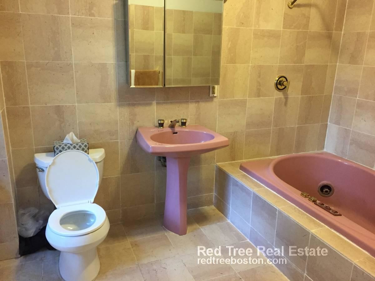 Building Photo - 429 Marlborough St