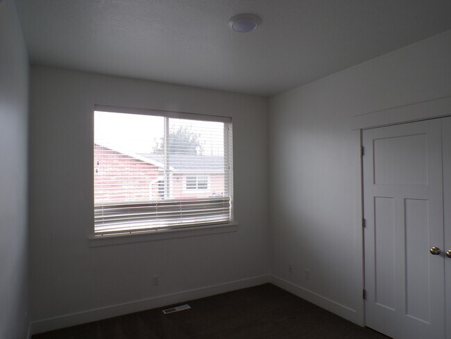 Building Photo - 1526 W 1150 S