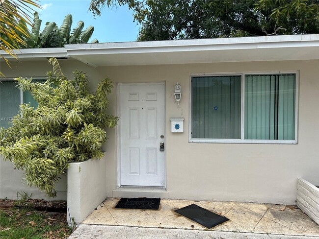 Primary Photo - 1121 NW 34th Ave