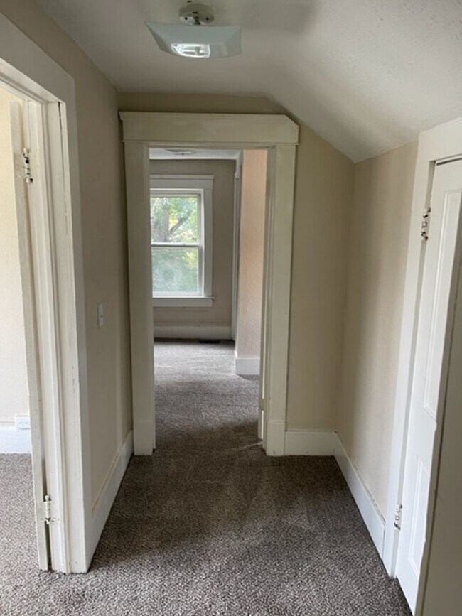 Building Photo - 3074 Toledo Ave