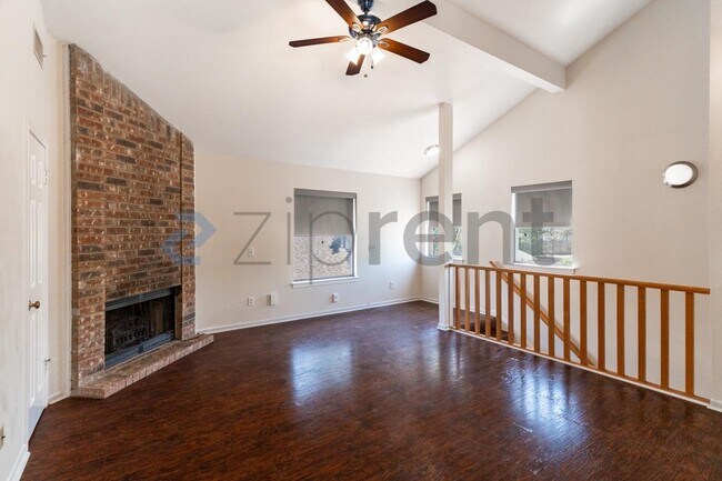 Building Photo - 2400 Southland Dr