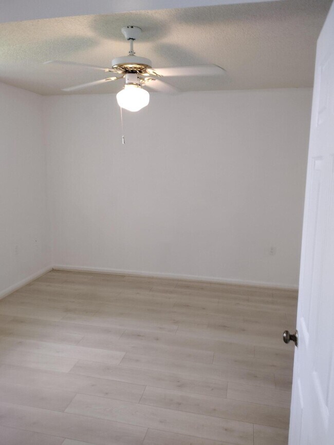 Building Photo - 3520 Whitehall Dr