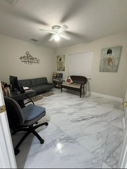 Building Photo - 1082 SW Bellevue Ave