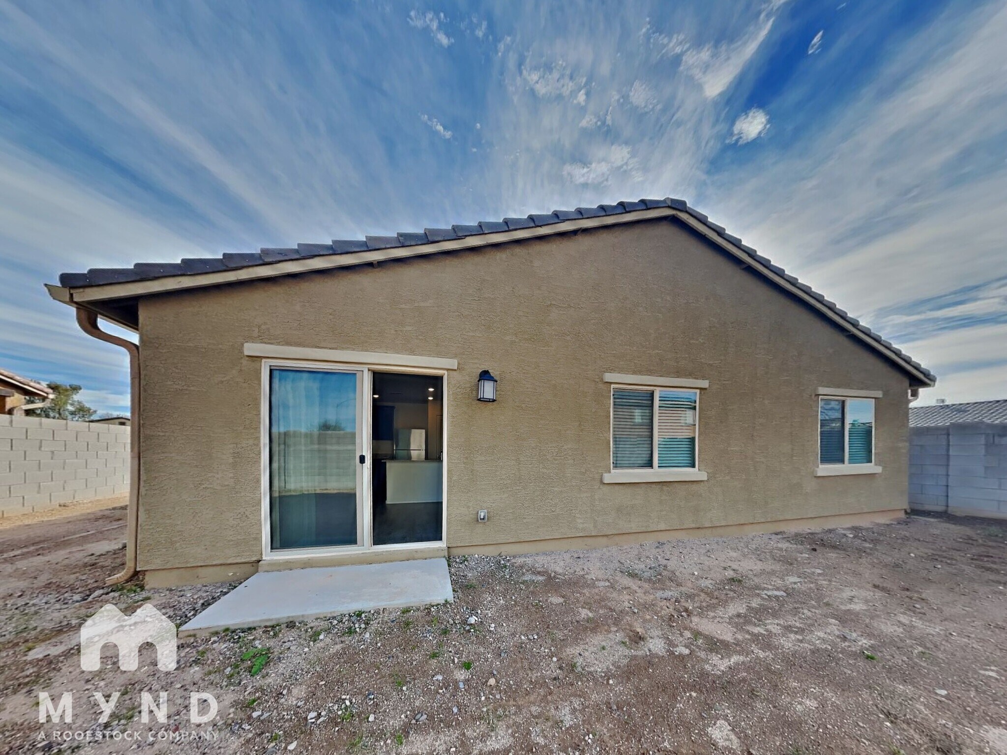 Building Photo - 282 S Oak St