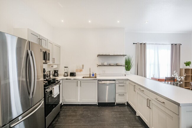 Building Photo - 3309 Webster St