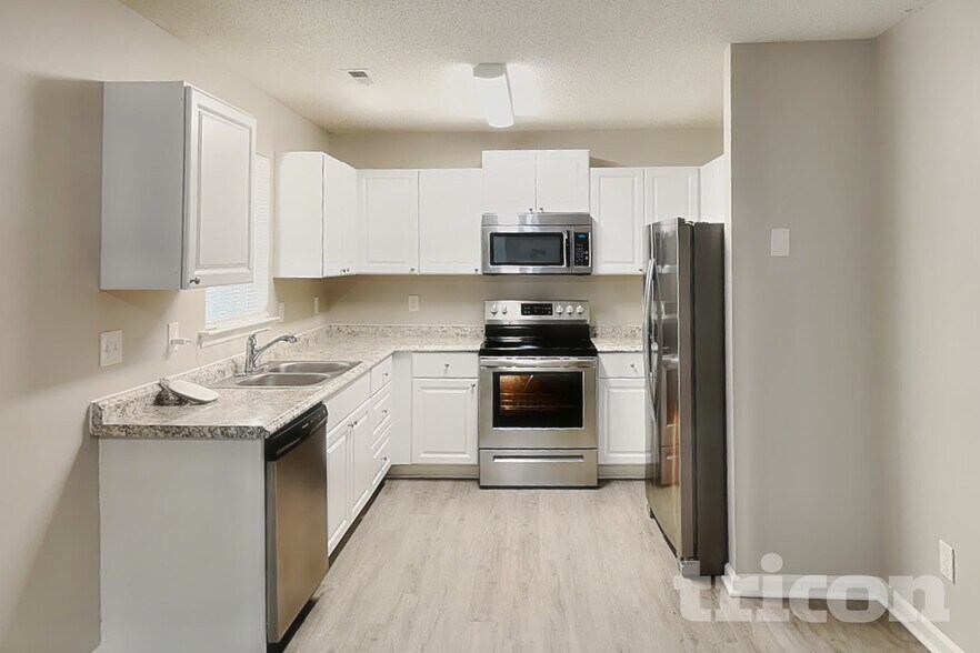Building Photo - 7112 Windsong Way