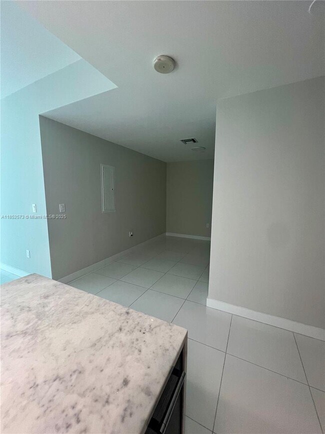 Building Photo - 900 Biscayne Blvd